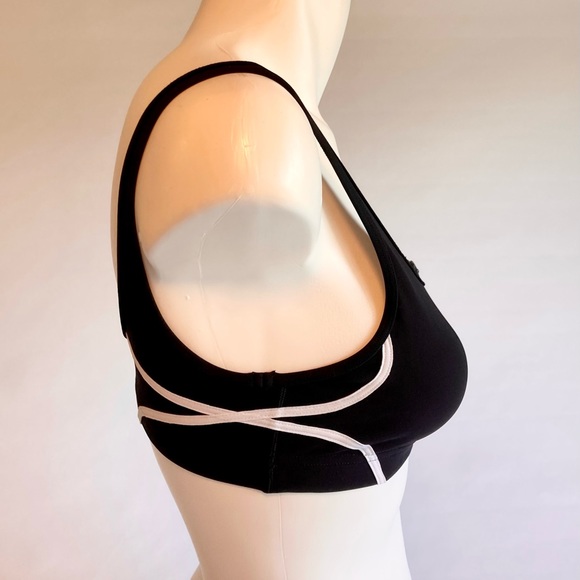 Lululemon Black Zipper Sports Bra Top size M - Picture 4 of 11